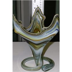 ART GLASS VASE 9"H