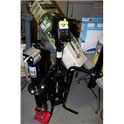 BULLDOG TRAILER DISPLAY