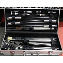 BBQ SET IN CASE