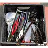 Image 1 : CRATE WITH ASSORTED TOOLS INCLUDING RATCHETS,