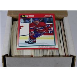 BOX OF ASSORTED MONTREAL CANADIENS NHL CARDS