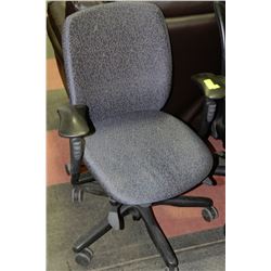 BLUE OFFICE CHAIR