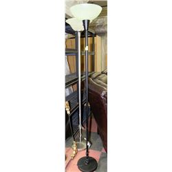 2 STANDING LAMPS WITH SHADES