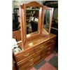 Image 2 : 4 PC QUEEN SLEIGH BED,DRESSER & 2-NIGHT STANDS
