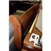 Image 4 : 4 PC QUEEN SLEIGH BED,DRESSER & 2-NIGHT STANDS