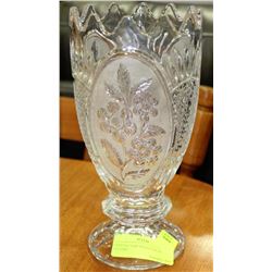 CRYSTAL VASE WITH FLOWER PATTERN