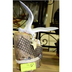 DECORATIVE SEAGULL ORNAMENT