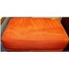 Image 1 : RETRO ORANGE OTTOMAN