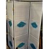 Image 1 : WHITE WICKER 3 PANEL FOLDING SCREEN