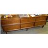 Image 1 : 8' BUFFET WITH SILVERWARE DRAWERS WITH 9 SLIDING