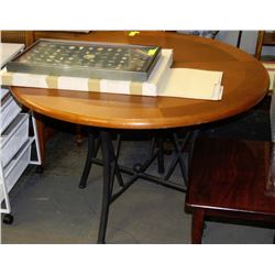 ROUND DINNER TABLE ON METAL LEGS 44"D X30"