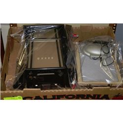 FLAT WITH TWO WIRELESS SPEAKERS