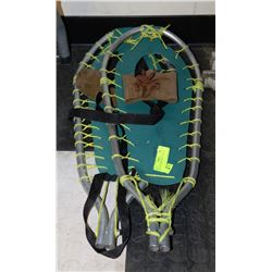 PAIR OF ALUMINIUM SNOWSHOES