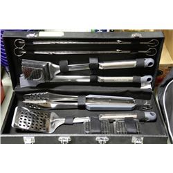 CUISINART PROFESSIONAL BARBECUE SET IN CARRYING