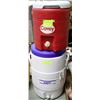 Image 1 : IGLOO 5 GALLON BEVERAGE COOLER & COVEY 2 GALLON