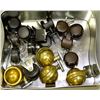 Image 1 : TIN WITH 16 ASSORTED CASTORS