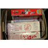 Image 1 : BOX WITH SPORTS COLLECTIBLES INCL. HOCKEY CARDS,