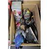 Image 1 : BOX OF ASSORTED COLLECTIBLES INCL.DOLPHIN LAMP,
