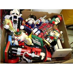 BOX WITH 36 NUT CRACKERS