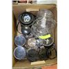 Image 1 : BOX W/ BLENDER & CUISINART MINI FOOD