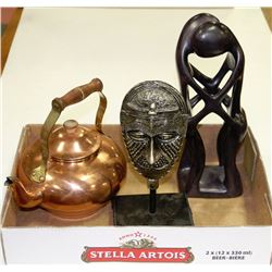 FLAT OF ASSORTED COLLECTIBLES