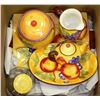 Image 1 : BOX WITH DESIGNER HOUSEHOLD TRAY AND PITCHERS