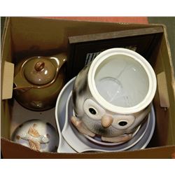 BOX W/ VINTAGE DISHWARE
