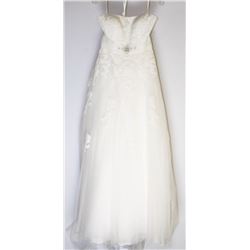 24-FULL LACE STRAPLESS WEDDING GOWN W/EMBROIDERED