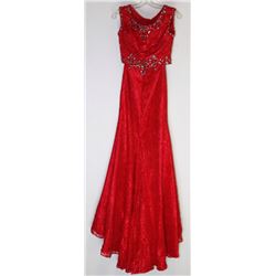 86-2 PIECE RED BACKLESS LACE GOWN SIZE 6
