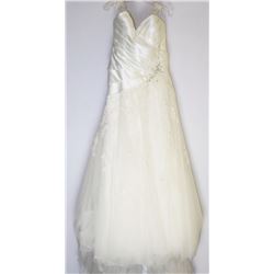 100-FLORAL LACE STRAPPED LACE GOWN W/TRAIN, CORSET