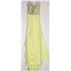 Image 1 : 134-LIGHT YELLOW BACKLESS SEQUINED TOP GOWN