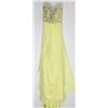 Image 1 : 135-LIGHT YELLOW BACKLESS SEQUINED TOP GOWN