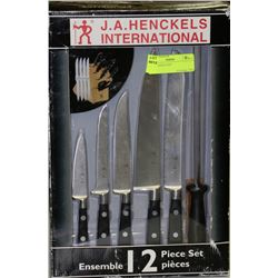 J.A. HENCKELS SET WITH KNIFE BLOCK