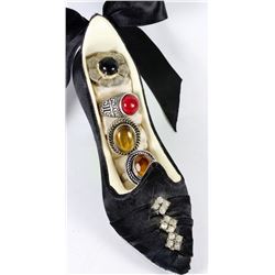 BLACK CERAMIC HIGH HEEL RING HOLDER W/