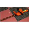 Image 1 : BLACK & DECKER 16" HEDGE TRIMMER