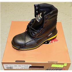 PAIR OF SIZE 7 PREDATOR BOOTS