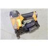 Image 1 : BOSTITCH AIR NAILER