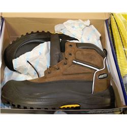 PAIR OF BAFFIN WORK BOOTS - SIZE 13