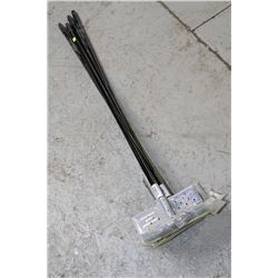 BUNDLE OF FOUR SPONGE MOPS