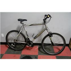 TREK 820 MOUNTAIN BIKE
