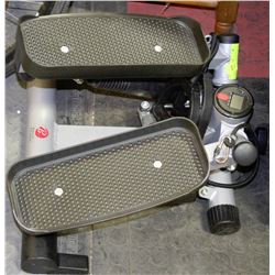 STEPPER EXERCISER WITH TENSION BAND