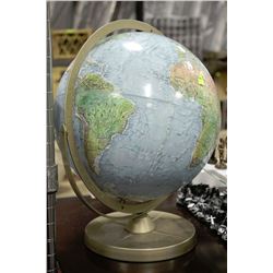 COLLECTIBLE READERS DIGEST GLOBE