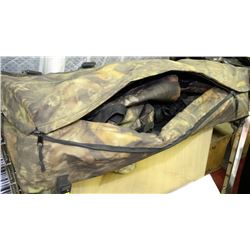 CAMOFLAUGE HUNTING BAG WITH ACCESSORIES