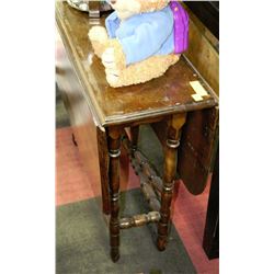 VINTAGE TABLE WITH SIDES THAT CAN BE UP OR DOWN