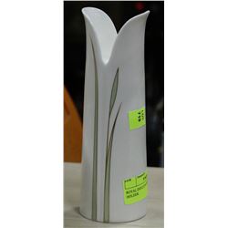 ROYAL DOULTON PETAL CANDLE HOLDER