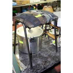 METAL & FABRIC STOOL