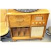 Image 1 : VINTAGE WOODEN CONSOLE RADIO