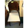 Image 1 : VINTAGE CHAIR