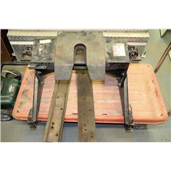 DSP-5TH WHEEL TRAILER HITCH WITH RAILS