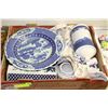 Image 1 : FLAT OF BLUE AND WHITE ESTATE ITEMS INCL. CAKE